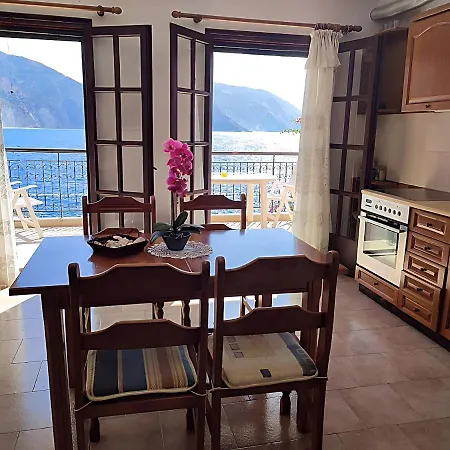 Panorama Apartment *